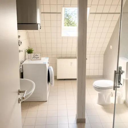 Helmut - Bahnhof Apartment *