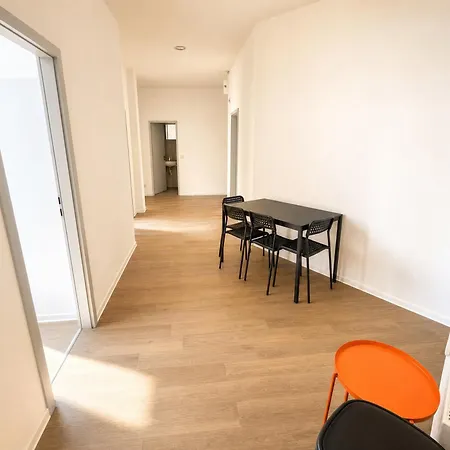 Helmut - Bahnhof Apartment Erfurt