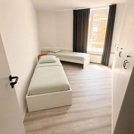 Helmut - Bahnhof Apartment