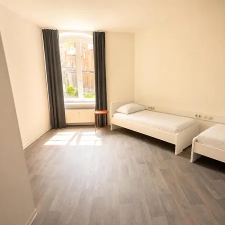 Helmut - Bahnhof Apartment